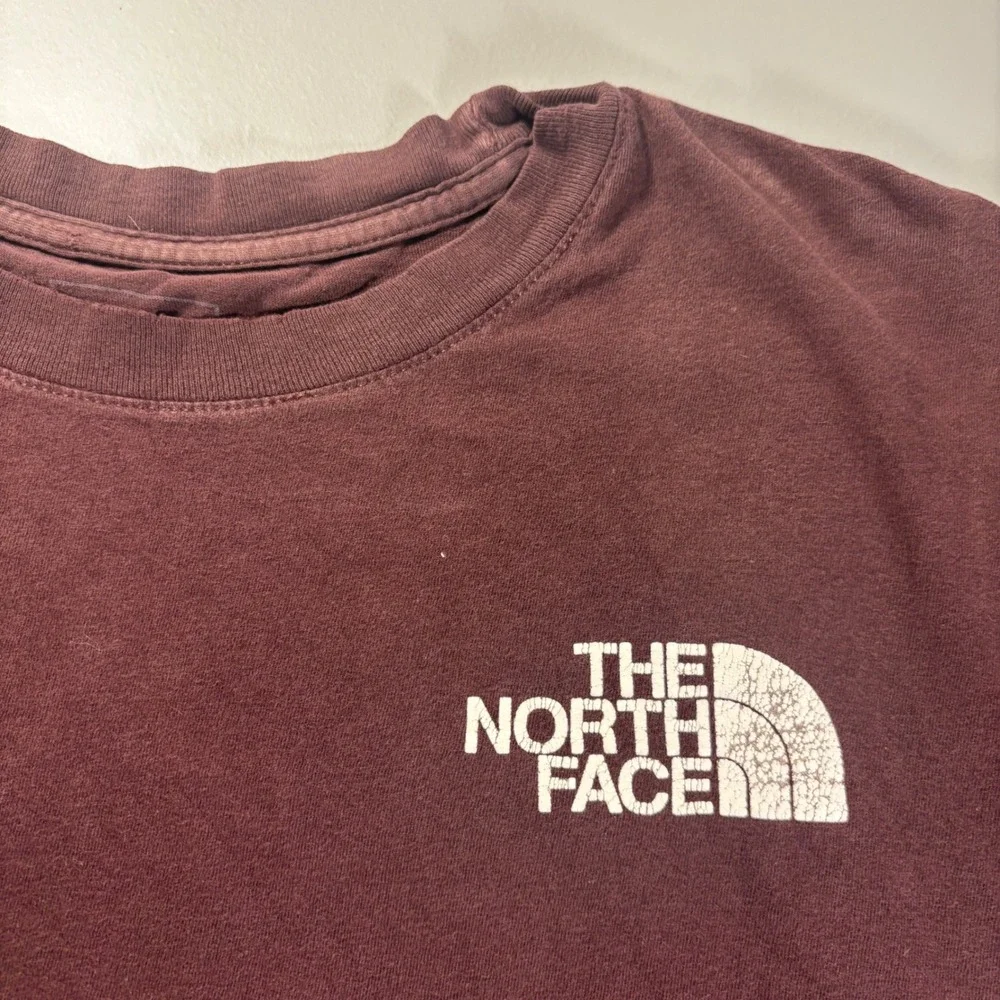 The North Face T-Shirt Mens Medium Burgundy Maroon Short‎ Sleeve Logo Tee